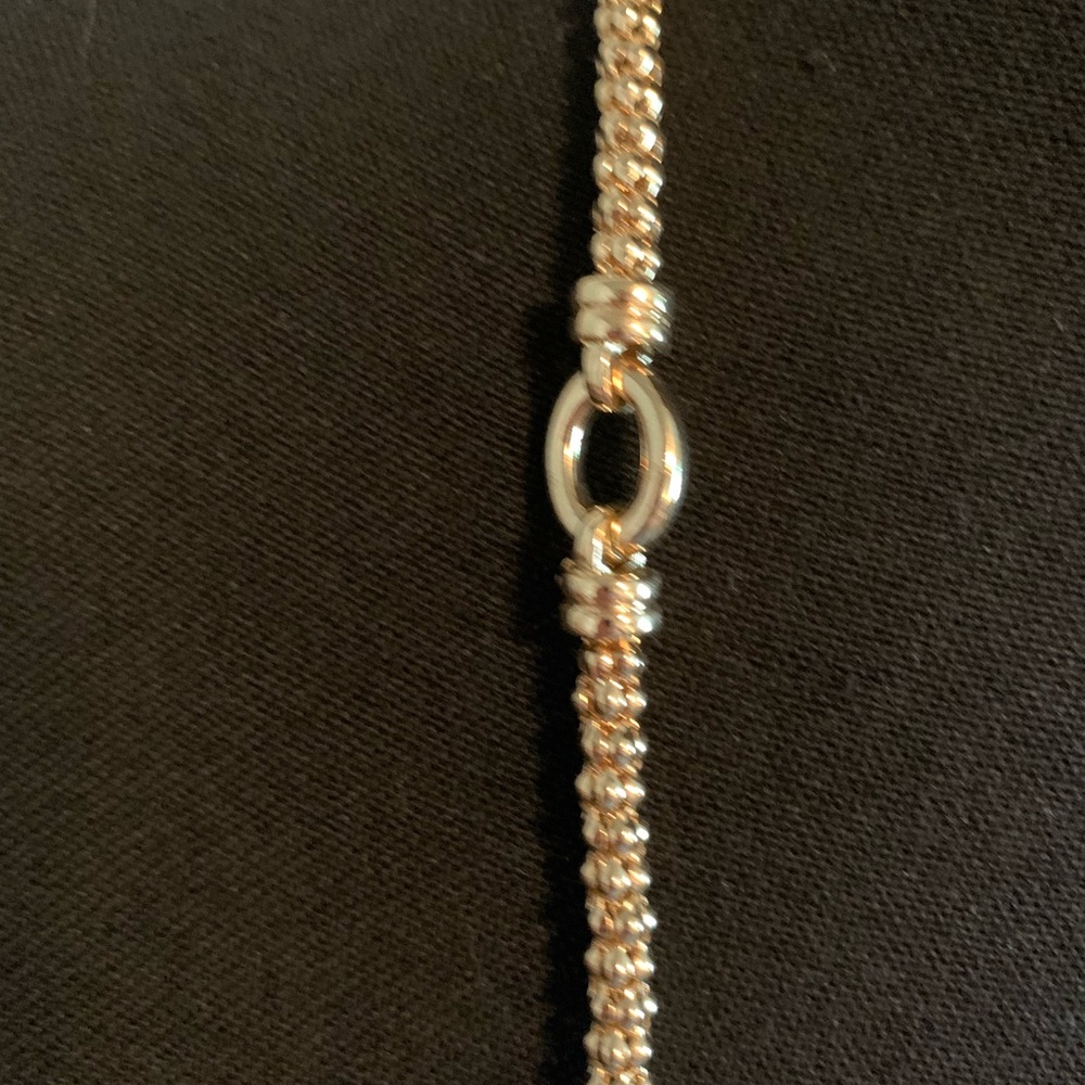 Goldtone knot chain